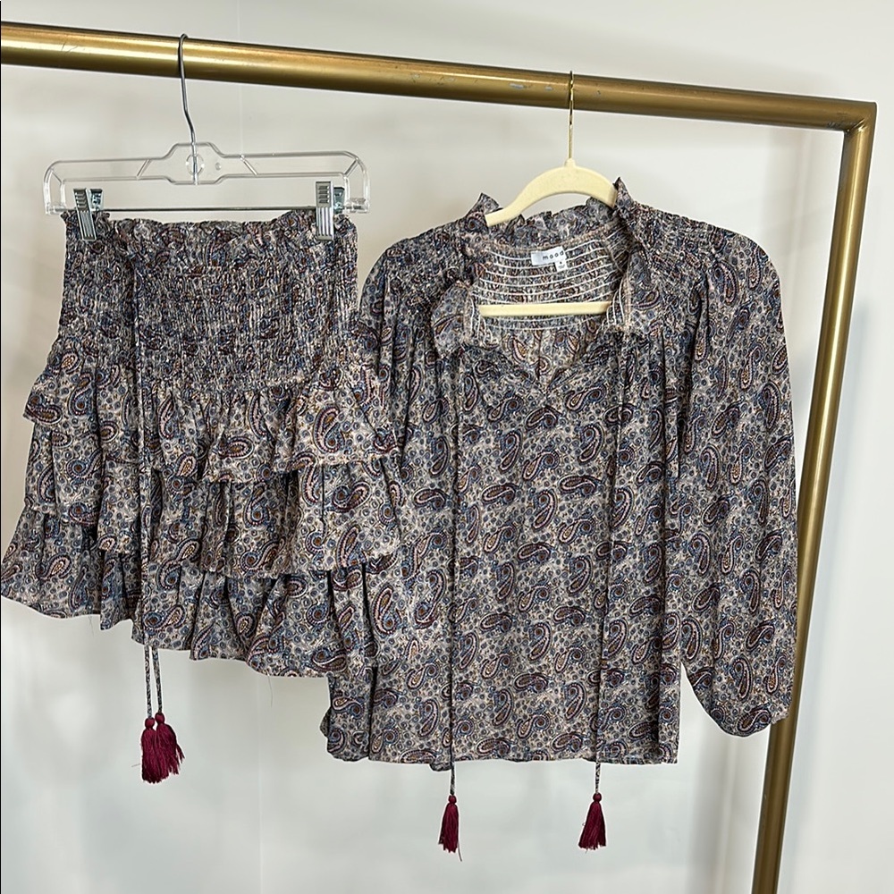Moodie- Paisley Print Set with Tassels